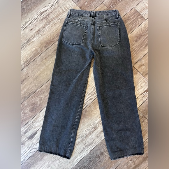 Good American Jeans - Picture 3 of 9